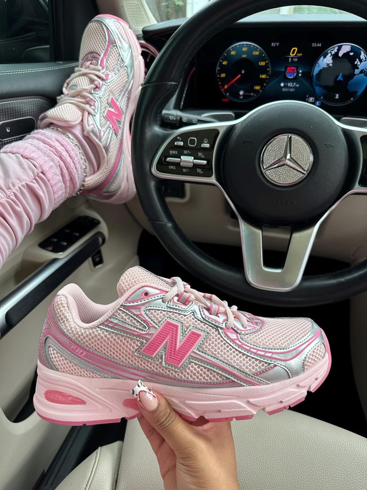 **🔥WOMEN'S NEW BALANCE 2002R CASUAL SHOES **🔥